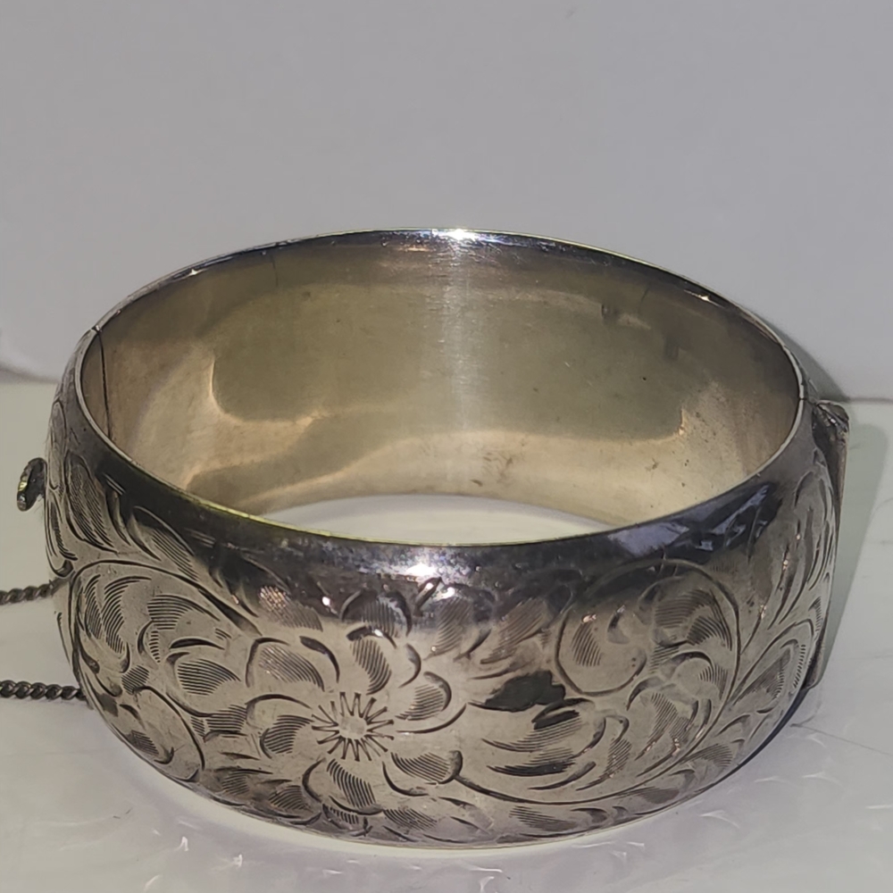 925 Sterling  Engraved Floral  Hinged Bracelet 1 1/4" (B mark inside Diamond)